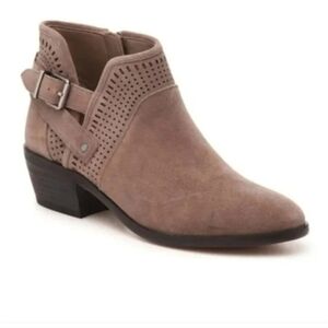 Vince Camuto Pralata taupe leather ankle bootie